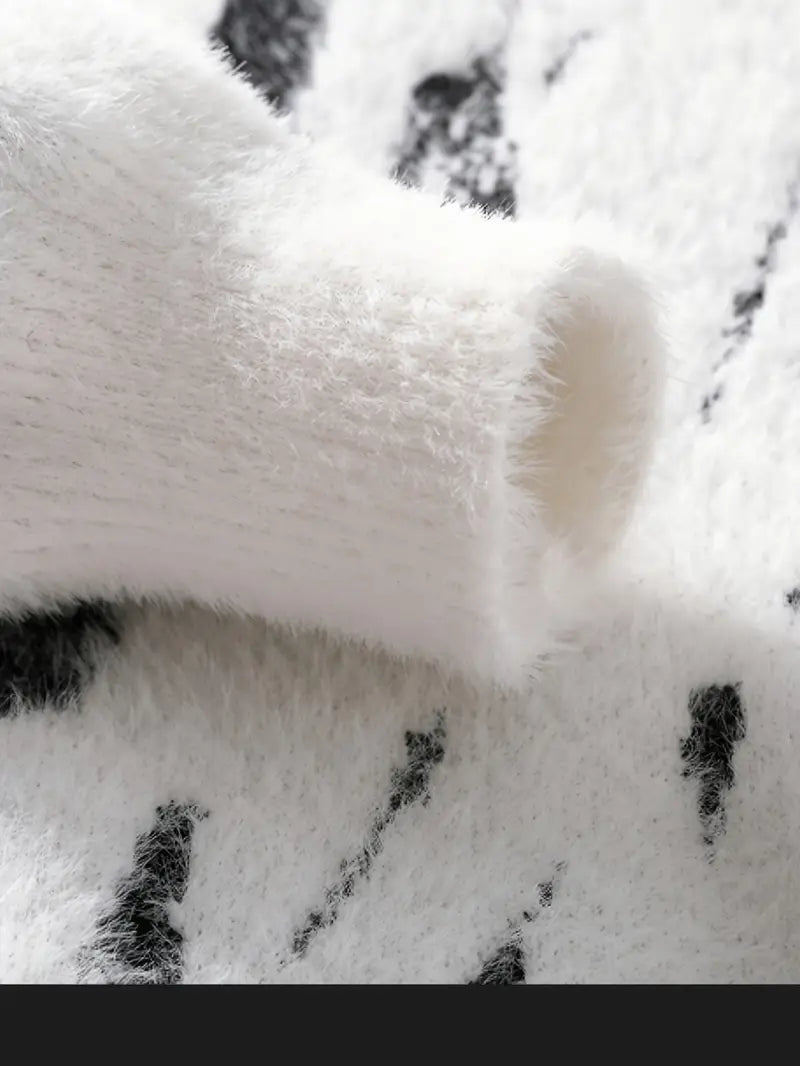 Jakesky™ Abstract Black & White Knitted Sweater